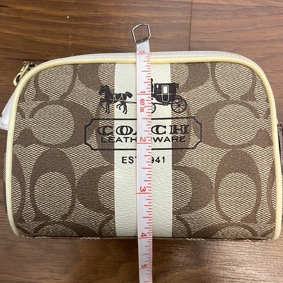 Coach makeup bag - Picture 5 of 8